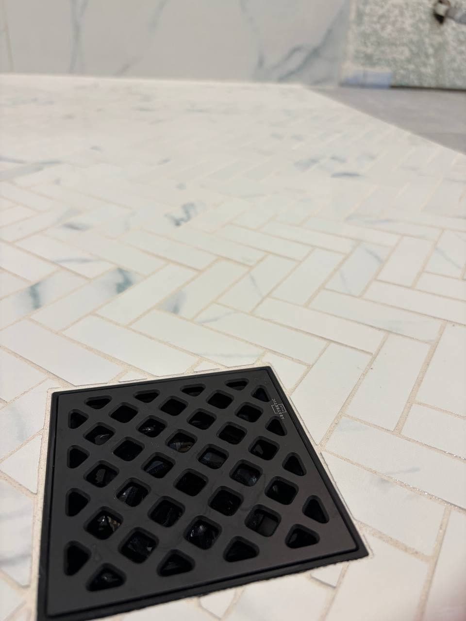 Natural stone detail from Aesthetic Tile marble travertine project